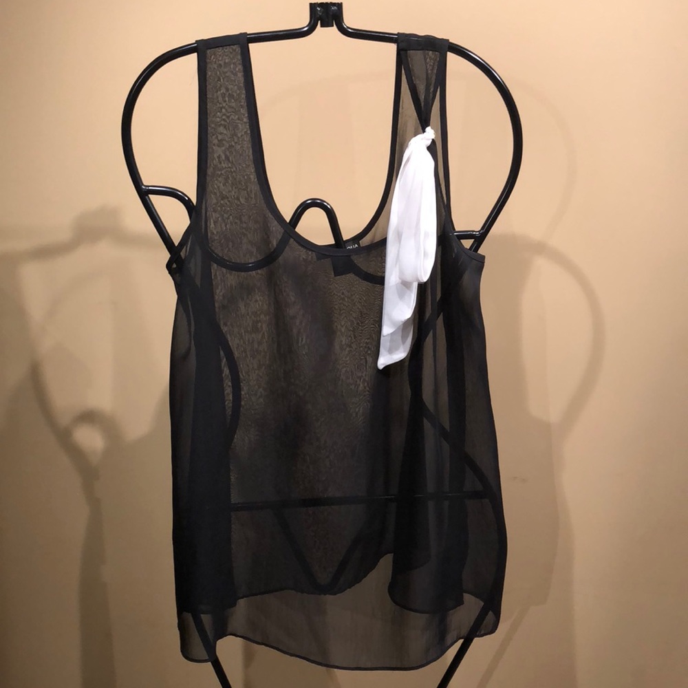 Aqua resort top